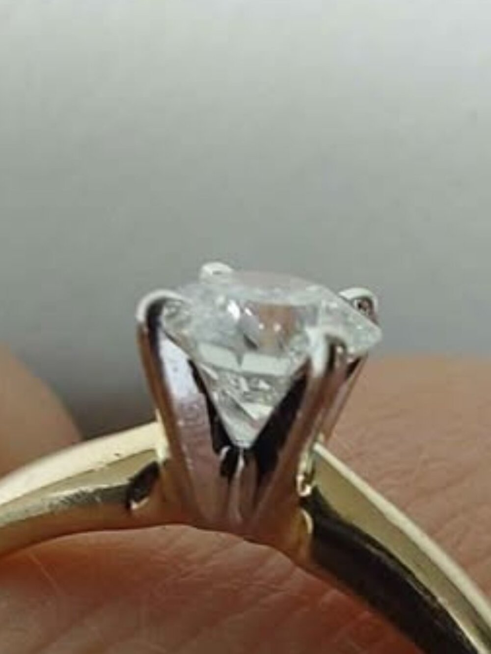 Diamond Solitaire Ring Gold - Picture 10 of 10